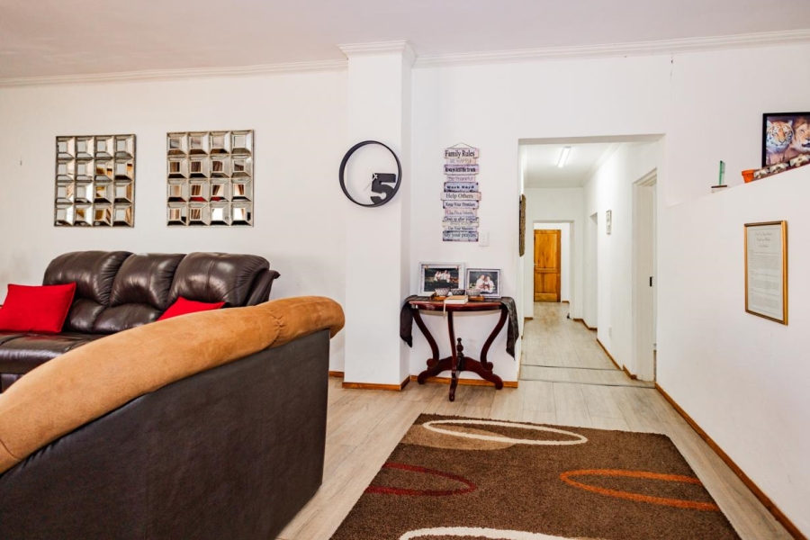 8 Bedroom Property for Sale in Joostenbergvlakte Western Cape